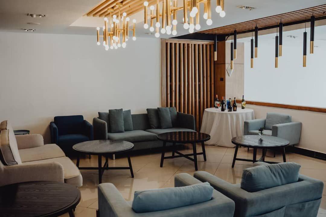Mazeki Addis Boutique Hotel Bagian luar foto