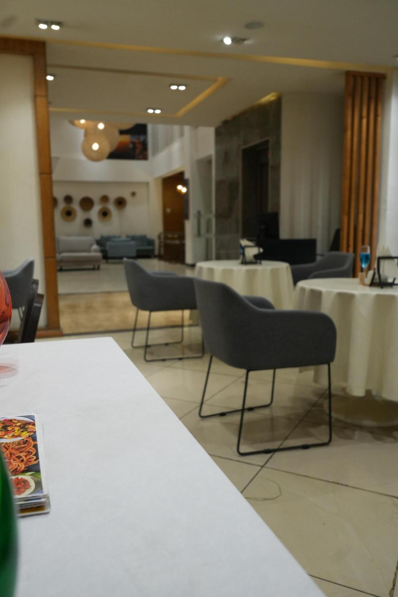 Mazeki Addis Boutique Hotel Bagian luar foto
