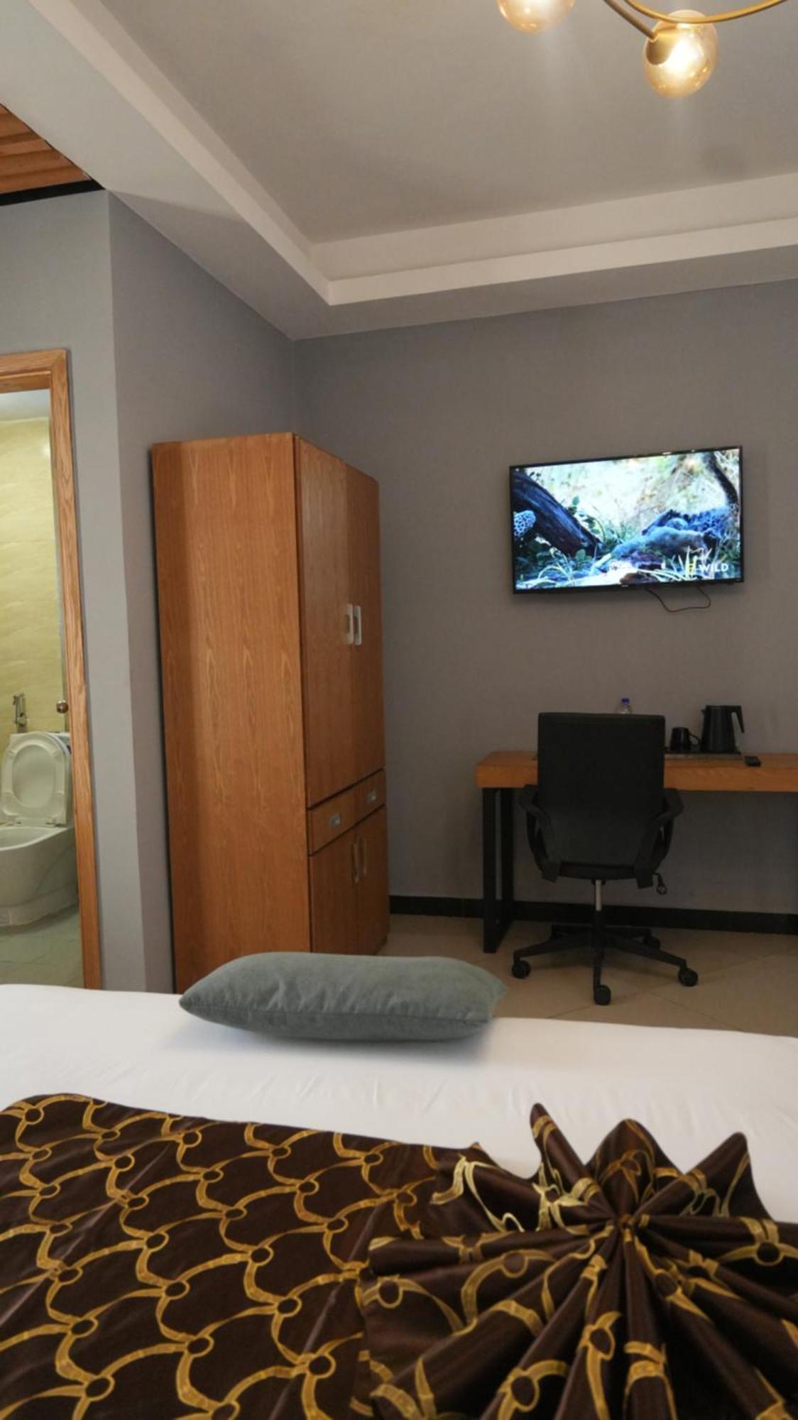 Mazeki Addis Boutique Hotel Bagian luar foto